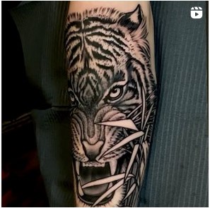 onYourMind_NFT's tweet photo. Checkout our artist Phil Szlosek
https://t.co/xbEHzJYXcg
Do you have any tattoos?? Share them here!!
#postyour #NFT #tattoo #tatlife #Solana https://t.co/RCx11awBkr