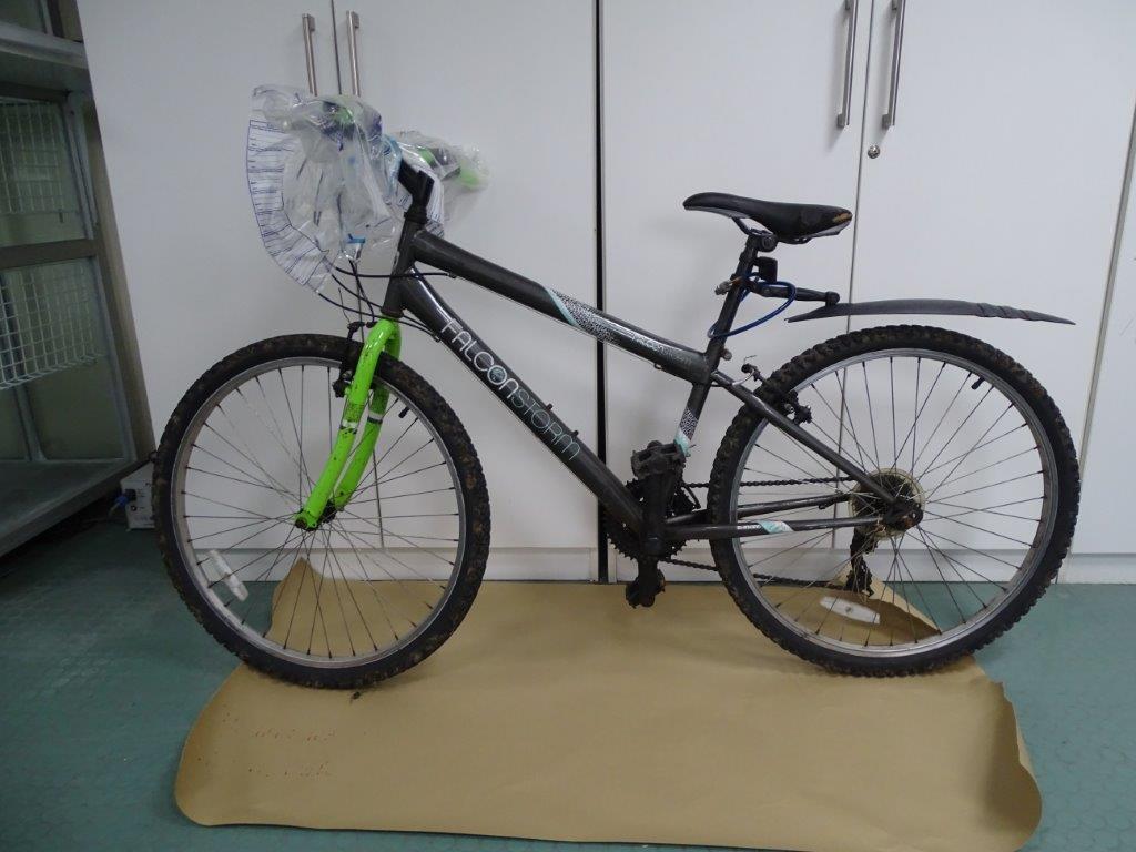 GardaTraffic's tweet image. Gardaí investigating the fatal assault on a woman yesterday in Tullamore are appealing for info on a Falcon Storm mountain bike with straight handlebars &amp;amp; distinctive yellow/green front forks. Please call Tullamore GS (057 932 7600) or the Garda Confidential Line (1800 666 111).