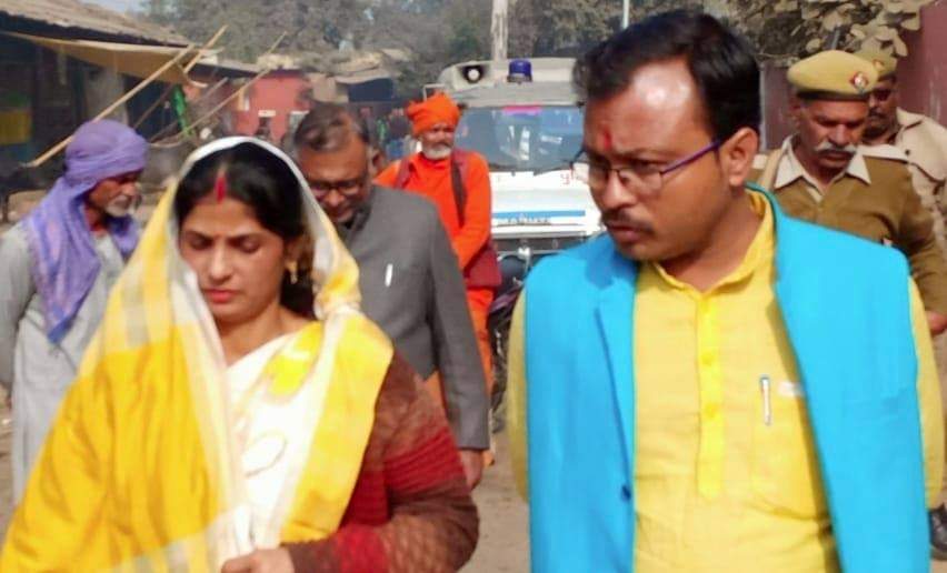 viswadeep12345's tweet photo. कौन कहता है आसमान में सुराग नहीं होता,
एक पत्थर तो तबीयत से उछालो यारों।.....🙏
आप सभी का स्नेह ही हमारी ताकत है जिससे हमें अपनो के लिए संघर्ष करने की शक्ति मिलती है।
ईश्वर हमारे आपके इस सम्बन्ध को आजीवन बनाए रखने की ता���त दे बस यही अभिलाषा है।
जय श्री परशुराम 🚩
जय श्री राम 🚩🚩 https://t.co/wEGpxBCCPw