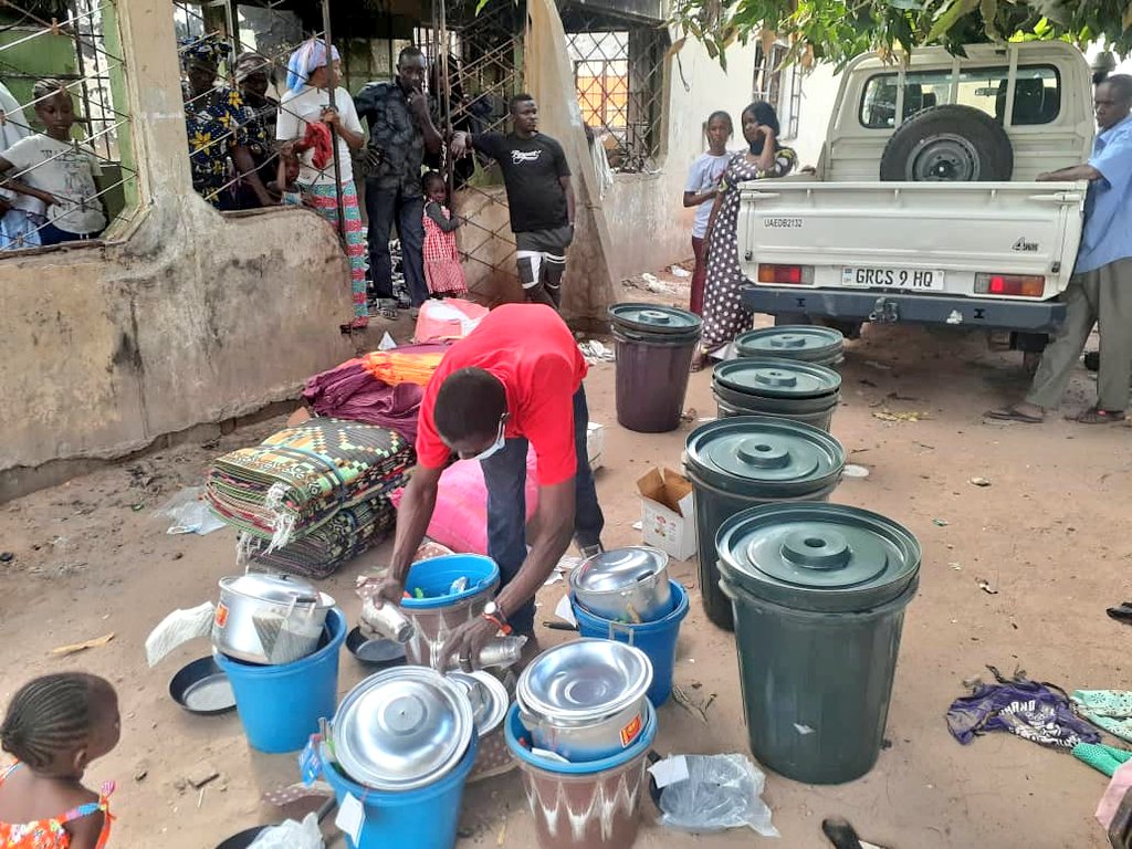GambiaRedCross's tweet photo. The @GambiaRedCross has delivered relief items to many affected families in the past year.

These past few days, we received news of fire disasters. Our teams conducts assessment &amp; provides support.

Responding within the few hours is critical in reducing the impacts of disasters https://t.co/2SAuGYOynZ