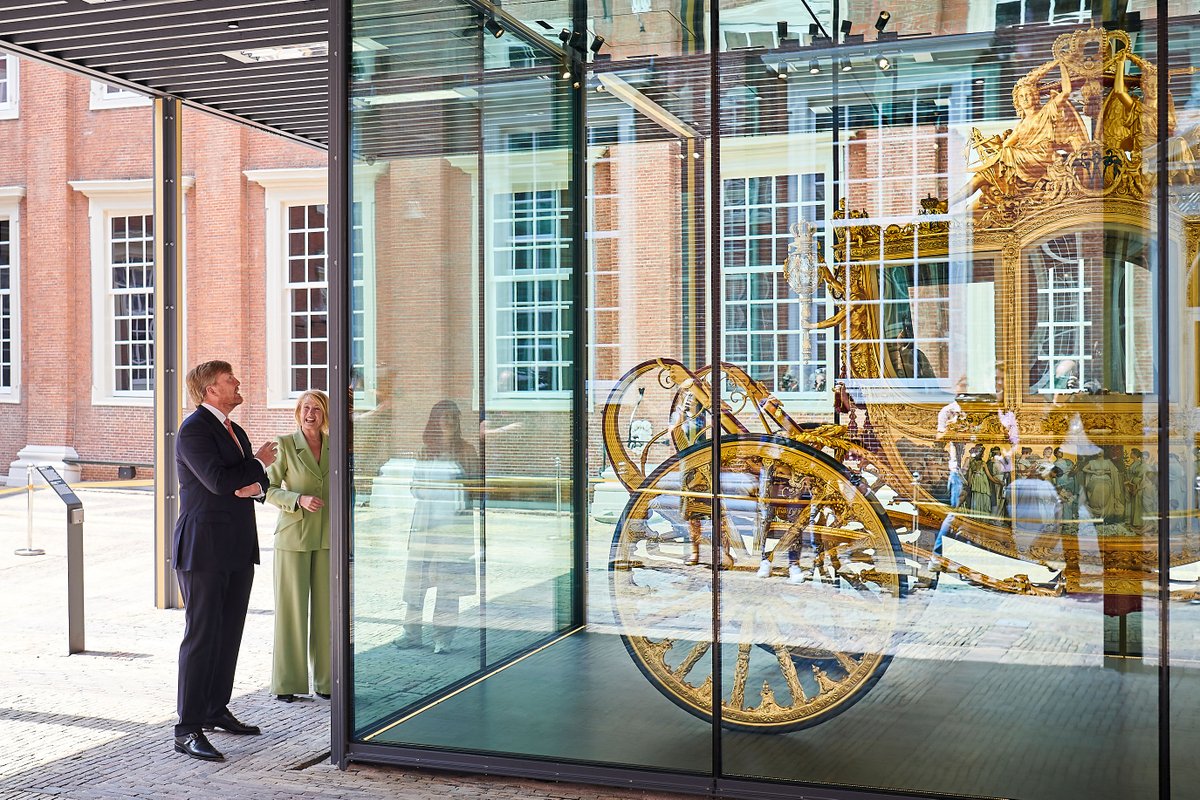 AmsterdamMuseum's tweet photo. De bezoeker kan de omliggende meerstemmige tentoonstellingszalen virtueel doorlopen op https://t.co/dNnpeu7gv5
Vanaf zaterdag 15 januari openen we elke dag tussen 10.00 en 16.00 uur de poorten naar onze binnenplaatsen.
#amsterdammuseum #degoudenkoets https://t.co/0XBgjxIjw7
