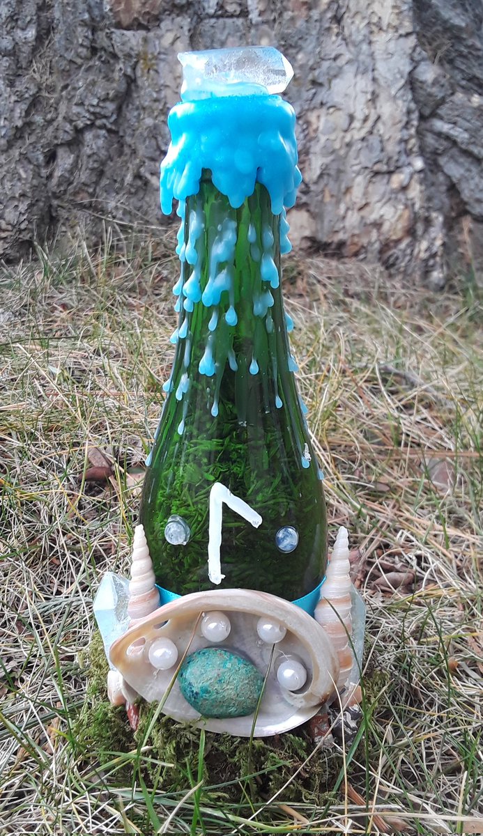 My Song of the Sea bottle still needs a home! Anyone who trades or purchases her will also receive a special goody bag as a thanks! Share or tag an ocean lover who needs to see this! 😍😍
