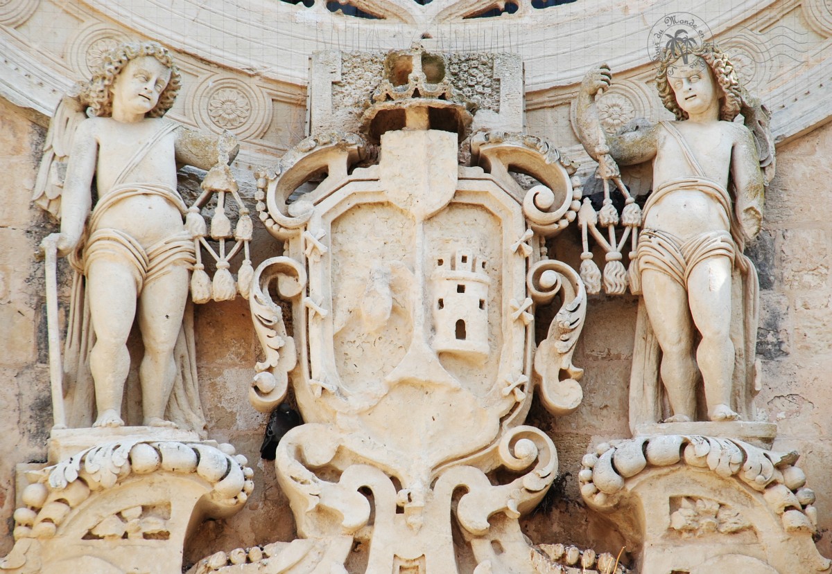leTDMen80ans's tweet photo. [#JeudiArchi]
Le sol de la Cathédrale d'#Otrante est tout en mosaïques racontant des scènes bibliques ou historiques. Sa voûte aussi est splendide ! 🤩
Voir plus sur :
👉https://t.co/GuQ5C9NRIh

🇮🇹
#voyage #jeudiphoto #Pouilles #puglia #apulia #patrimoine #heritage #Italie #italy https://t.co/2IvEw5ao3L