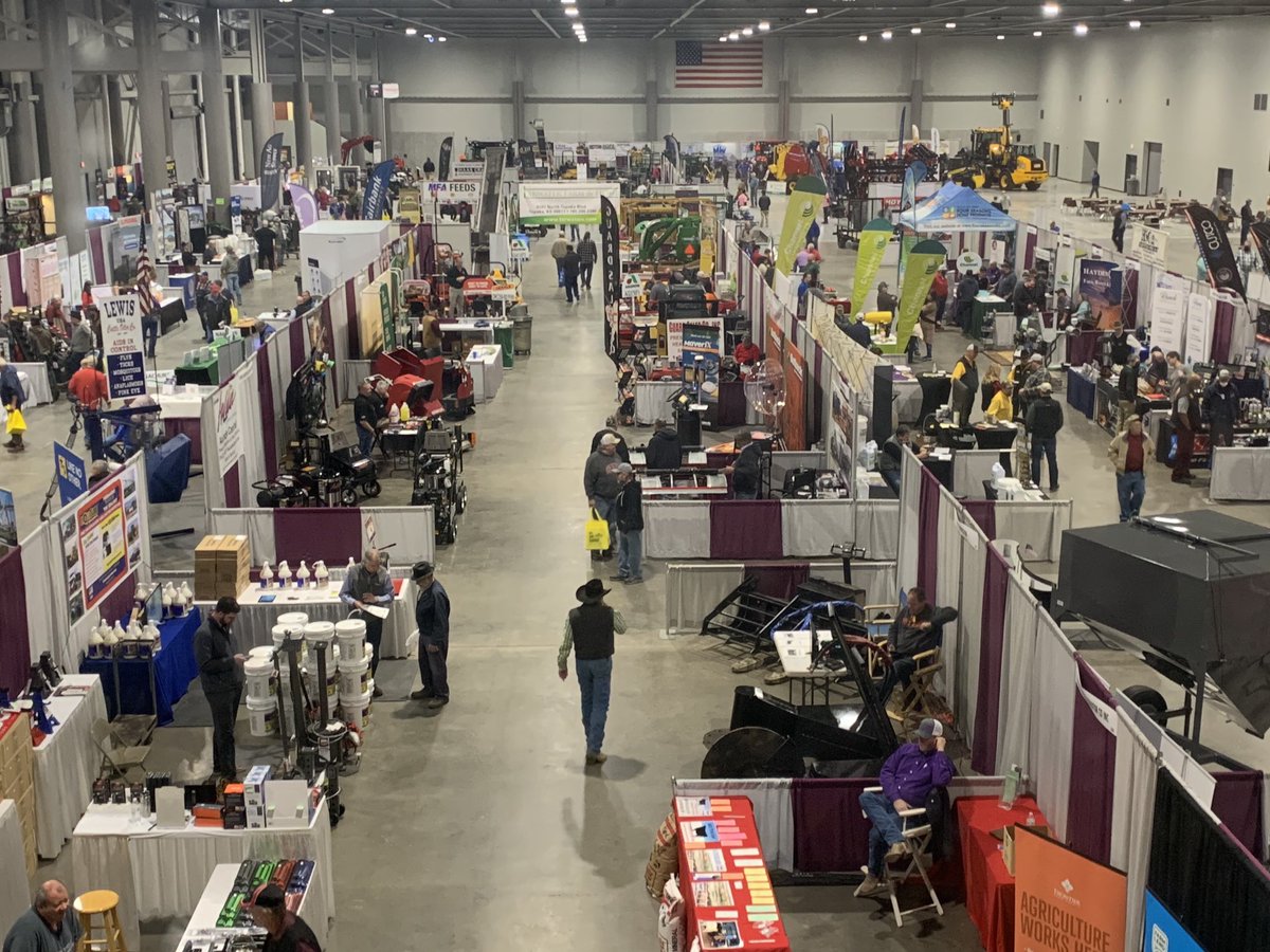 Last day of the Topeka Farm Show ⁦<a href="/StormontVailEC/">Stormont Vail Events Center</a>⁩. Free, free, free...parking, admission and information from all the different vendors.