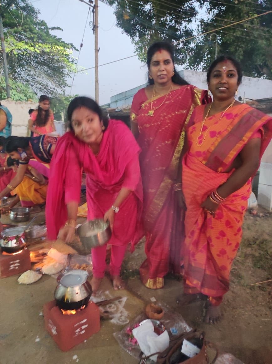 bjp4kovai's tweet photo. குறிச்சி மண்டல் பாரதிய ஜனதா *கட்சியின் சார்பில்  12/01/2022 
 மாலை 4.00 மணி முதல் 7.00 மணிவரை 100வது வார்டு கணேசபுரம் பகுதியில் உள்ள அருள்மிகு ஸ்ரீமூரண்டம்மன் திருக்கோவில் தமிழர் திருநாள் பொங்கல் விழா , கோலப்போட்டி, மற்றும் பேச்சு போட்டி, சிலம்ப போட்டி நட���பெற்றது. @annamalai_k https://t.co/yEpbE7XACv