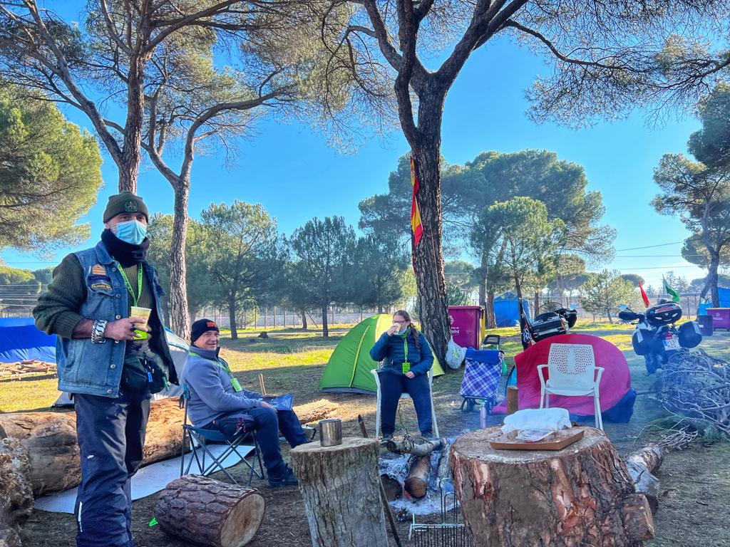PinguinosVLL's tweet photo. El equipo del @AyuntamientoVLL nos ha visitado y estamos seguros de que se ha empapado del espíritu de #Pingüinos2022. Ya se empieza a notar el ambiente motero 😉🏍️. ¡Te esperamos! 

Programa completo 🔗https://t.co/kToocDr2Xg https://t.co/Y1oW3AQEIX