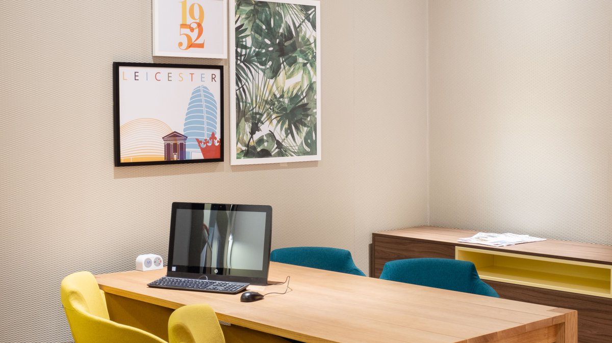 𝑾𝒐𝒓𝒌 𝒑𝒓𝒐𝒅𝒖𝒄𝒕𝒊𝒗𝒆𝒍𝒚 💼 
Focus your mind and work in one of our dedicated spaces. 👨‍💻 
#VisitLeicester #HolidayInn #Leicester #Business