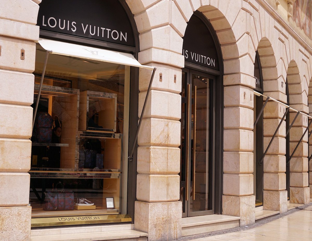 WILLIAM JOHN MARKET REPORT 30/12/21

"William John looks at the success of dealmaking in the luxury fashion retail vertical over the past two years." 

#LVMH #Fashion #Equities #Markets #Acquisitions #Takeovers #SPACs #Richemont #Kering #WilliamJohn

williamjohn.co.uk/portfolio_page…