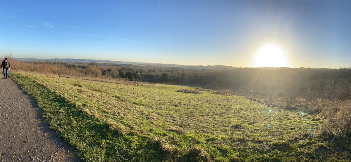 georginarawle's tweet photo. What a beautiful day ☀️ exam over and a chance to relax before beginning dissertation and placement #physiostudent #postexams #VitaminD #lovetheoutdoors https://t.co/O0CDdRqqEk