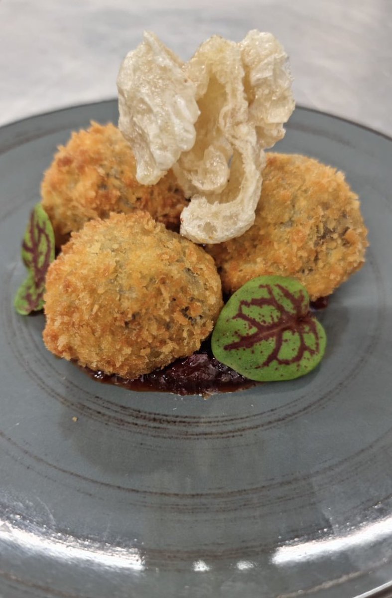 the_grey_mare_'s tweet photo. Food out with friends? 💛Delicious black pudding Bon Bon’s with chilly jam and puffed pork skin…reserve your table 📞01254 53308 #chefsplate #freshfood #locallysourcedfood #deliciousfood #amazingview #warmwelcomeawaitsyou https://t.co/T1Nwe4QPWh