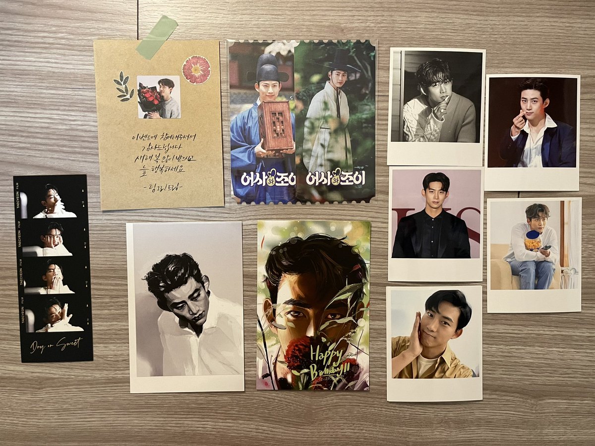 sunniest_smile's tweet photo. 꺅😆 택연이 생카 후기 이벤트에 당첨 선물이 도착했어요~
티켓 당첨되었는데 추가적으로 많이 보내주셨어요 감사합니다💚 
다 너무 예뻐요😍 
2022년 새해부터 푸짐한 선물 받아 올해도 투피엠과 택연이와 더 행복한 시간 보낼 수 있을 것 같아 기대되요! https://t.co/rQKrI3J1sb