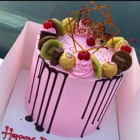 feyiad's tweet photo. @Sonjoe_Kutuh I bake yummy &amp; fluffy cakes at affordable prices. Kindly patronize 🙏 https://t.co/NjoC58BLaz