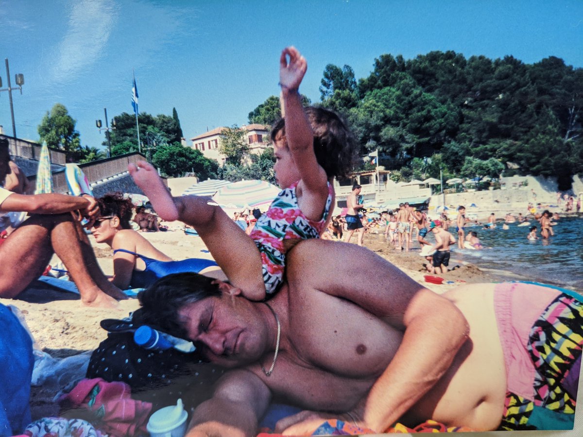 axomamma tweet media