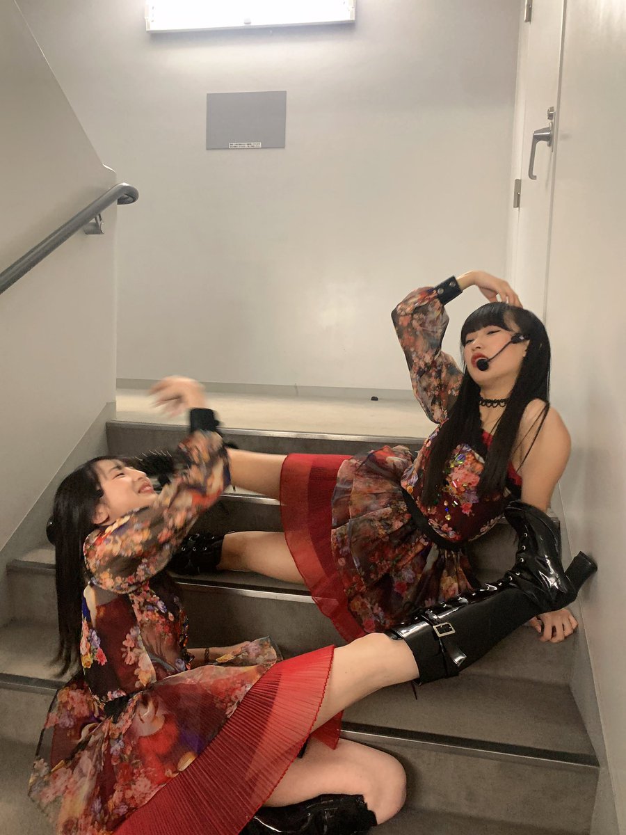 yumemi_ru_8akb's tweet photo. #エイトの日　みなさん楽しんでいただけましたか？？

ユメミールの3人は今日も仲良しでした！🐝

コンサートも終わりこれから編集をマッハで進めるので動画更新お楽しみに✨

#チーム8 #ユメミール　#YouTube https://t.co/d3LC7D4qoT