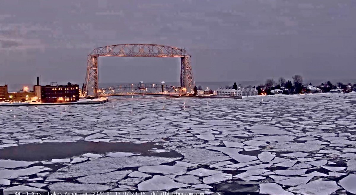 RT @mark_tarello: AWESOME! Ice pancakes seen this morning from Duluth, Minnesota. #Duluth #MNwx https://t.co/XuJykjL3JE