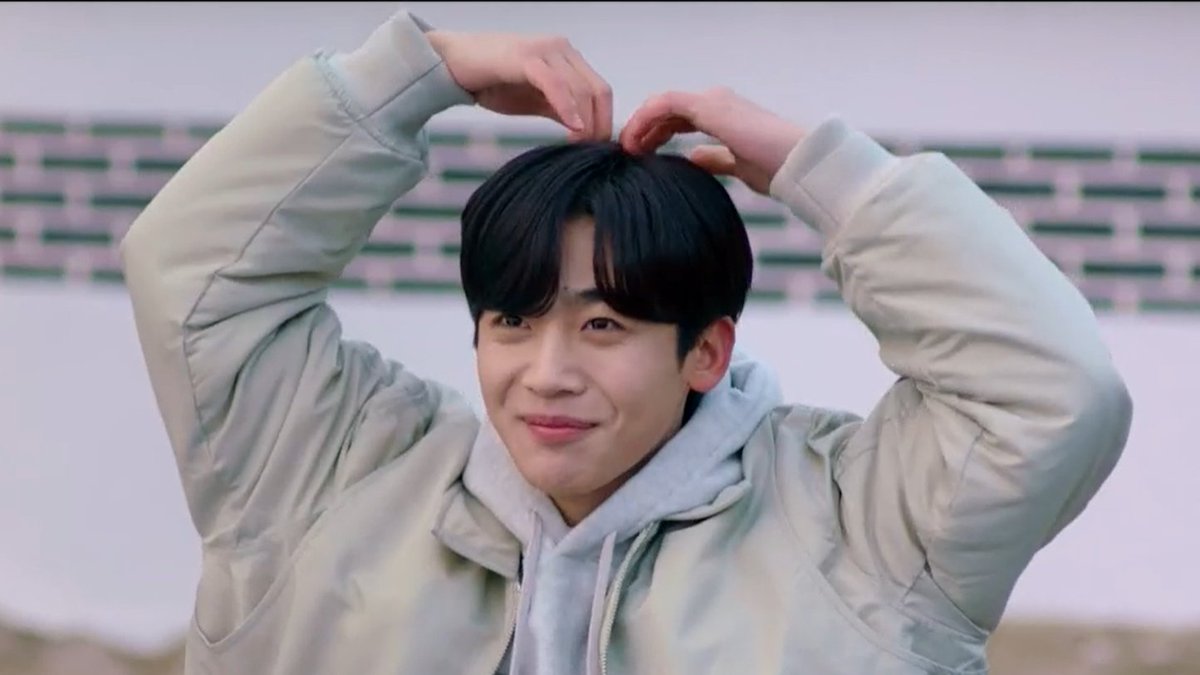 hazelnutzy's tweet photo. Saranghe, Kijoon, I will miss you 

#YohanSchool2021Finale
#기준아_졸업축하해
#HappyEndingWithKijoon
#KIMYOHAN #김요한 @WEi__Official https://t.co/iVRRkPKkWk
