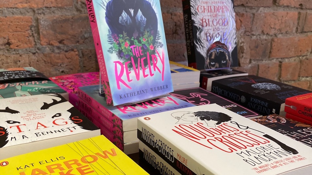 7Stories's tweet photo. Our team have been working on a brand new Young Adult book table - check out their recommendations next time you're in our bookshop π
Authors featured include @malorieblackman @mabennettauthor @tomiadeyemi
#YARecommends #YAliterature #Bookrecommends https://t.co/6cyV4IUP6R