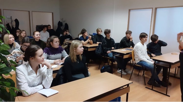 AlmeidaSampaio's tweet photo. Gymnázium Rokycany is the first🇨🇿high school with curricular classes of🇵🇹language and culture! Yesterday the bright students visited our Embassy in Prague. They had time to learn about us but also well deserved time to enjoy! The👇pictures tell the story! Great to have you here! https://t.co/kwUVKjG3sO