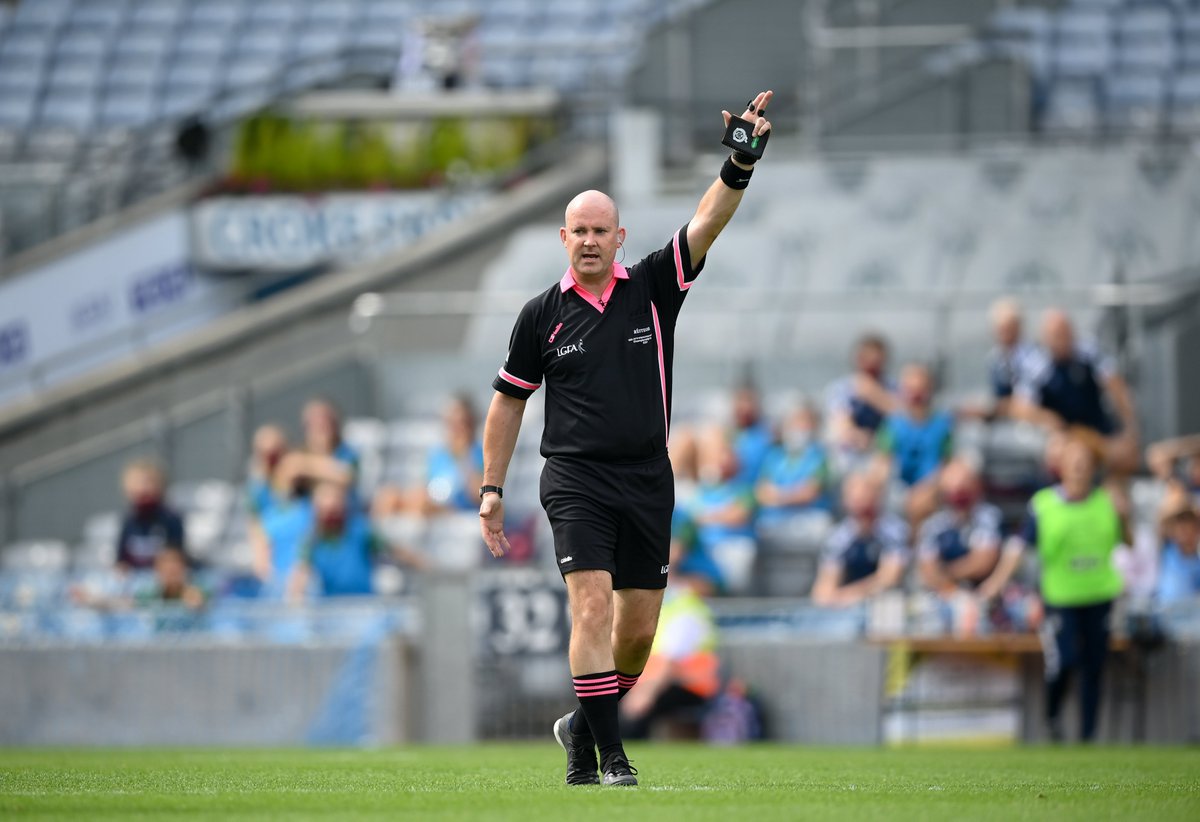 💻This evening's LGFA webinar is one for our referees! 

🕗Join us from 8pm for 'Self-analysis for a referee' 

Encouraging referee to reflect, analysis and learn from each game, with tips on how to self-analysis as a referee

Register at➡️ bit.ly/3qWbc36

#LGFA