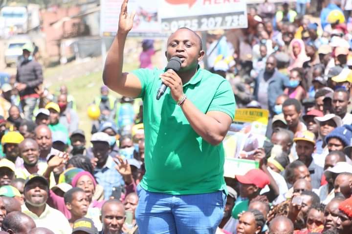 AluochSuzy's tweet photo. Incoming MP for kajiado North...

Ngogoyo onesmus...at the incoming 5th Rally.

#chubby
#hustlernation
#kajiadonorth https://t.co/0jDI7QEfZt