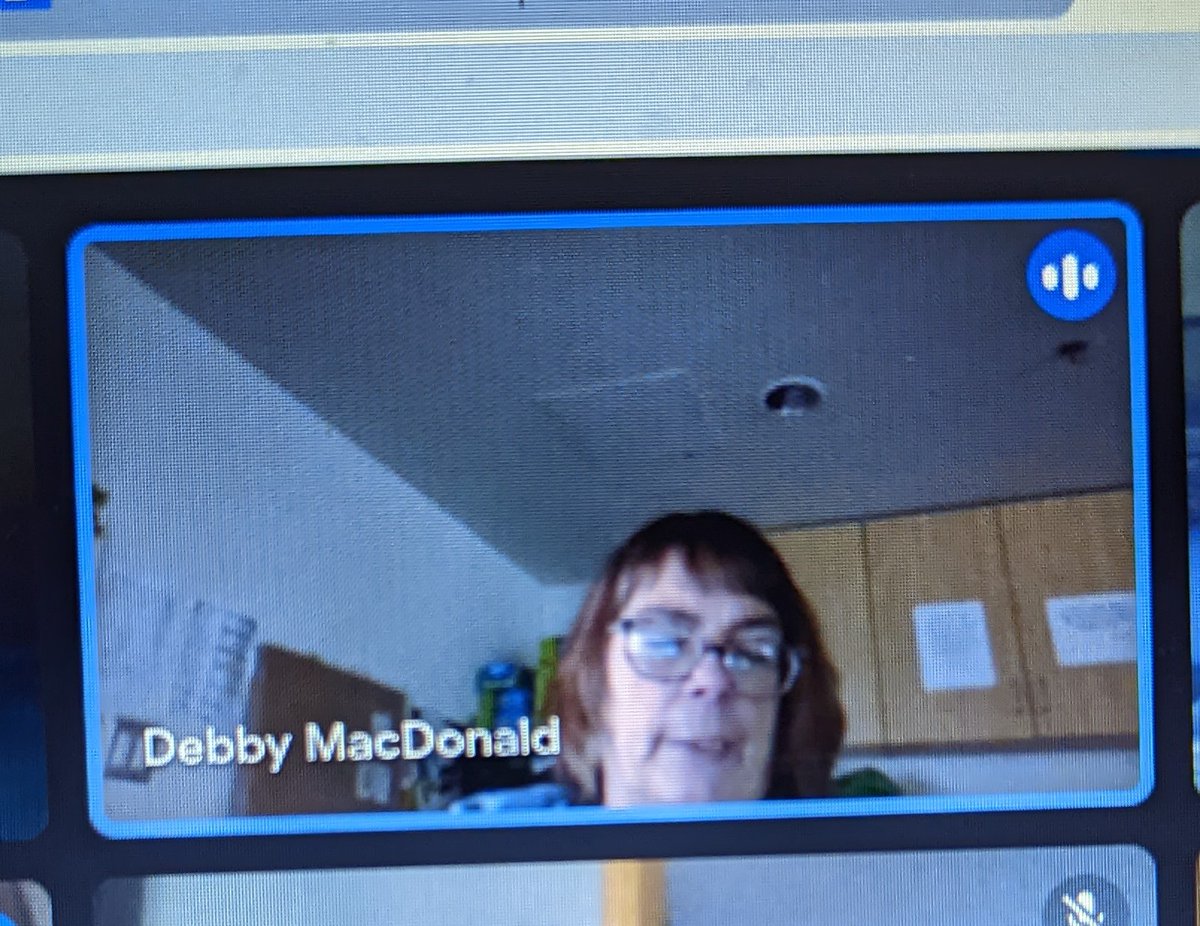 Shoutout to the fabulous librarian <a href="/DebbyMacDonal14/">Debby MacDonald</a>! Students are all ears while she reads from Skunk and Badger to 3 Hall <a href="/DartmouthSouth/">Dartmouth South Academy</a>. She is a vital part of our school team 📚

#teamworkmakesthedreamwork

<a href="/marissalynnhall/">Marissa Hall</a> @HrceLiteracy