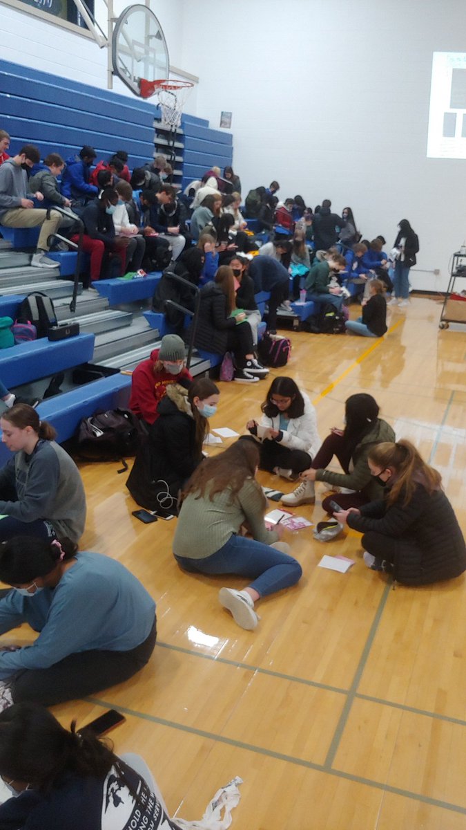 BCHSKeyClub's tweet image. Valentine's Decorations for the nursing home and dog toys for the Humane Society. #BecomeWhatsNext