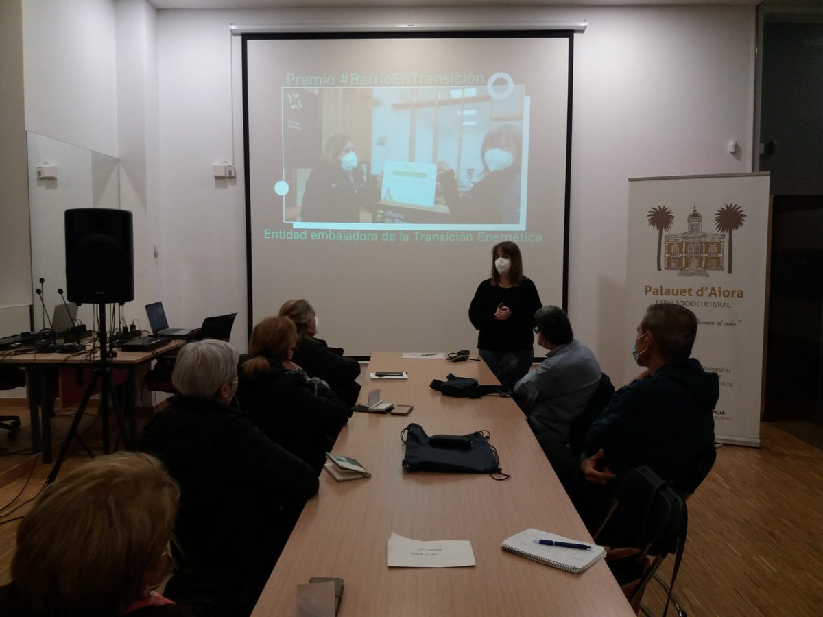 vlcsostenible's tweet photo. 📣 Hoy, empezamos el proyecto #MiUPenTransición, en colaboración con la UP de Aiora. 💡El equipo energético formado por alumnado de diferentes aulas estudiará los consumos del centro para poder reducirlos y avanzar en el proyecto conjunto de #MiBarrioEnTransición 💡 https://t.co/wF35X2o617