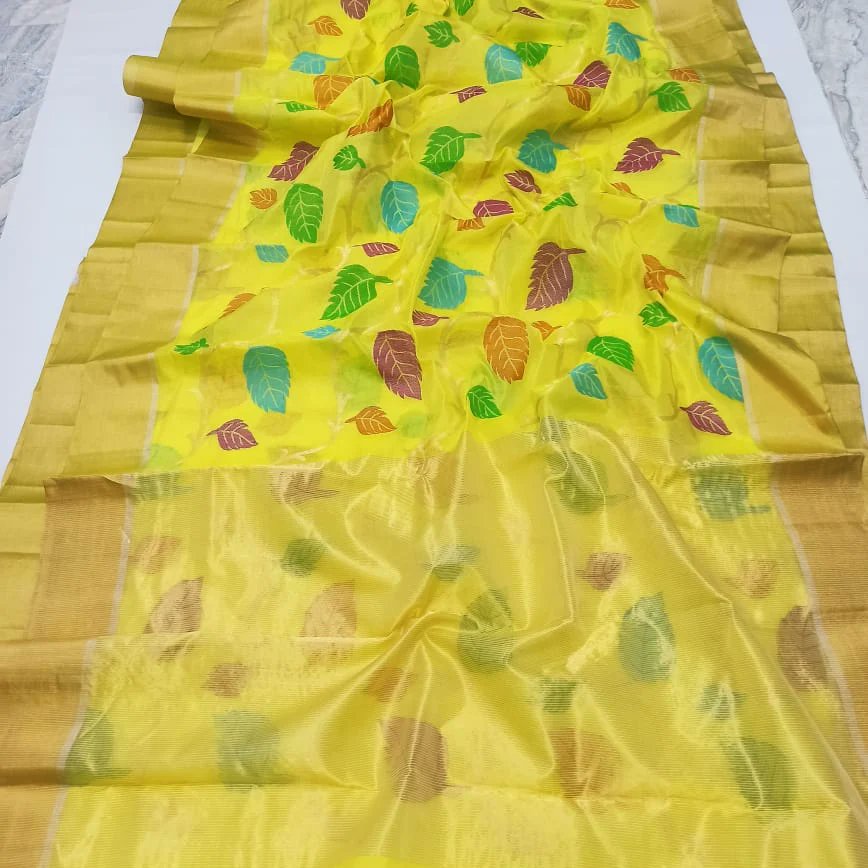 shadesofyarn's tweet photo. Chandheri Handloom Pattu Silk Saree.

For more details please whatsapp on 9717200407

#handloomweaving #chandherisarees  #sareelove #sareedraping #sareelover #sareecollection #shadesofyarn https://t.co/1MrlzCuNdK