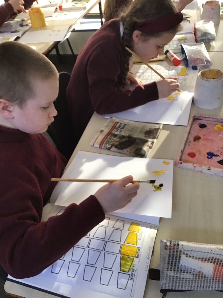 dartonclass7's tweet image. @DartonPrimary #DPS_art tint and shade technique in art today also looking at the effect of complimentary colours 👩‍🎨🎨