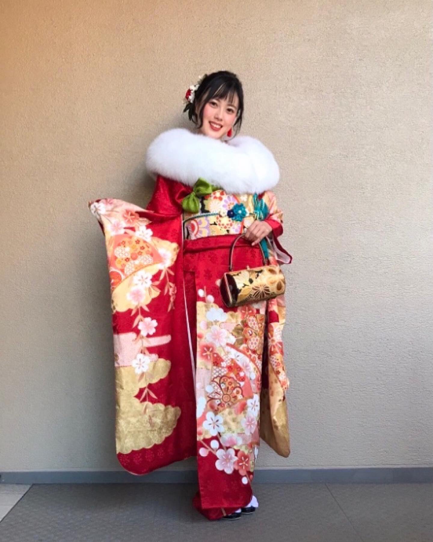 N✨赤いお着物と紅型お着物まとめて お宮参り 着物 女の子 赤 正絹 購入 鞠や桜などが描かれた