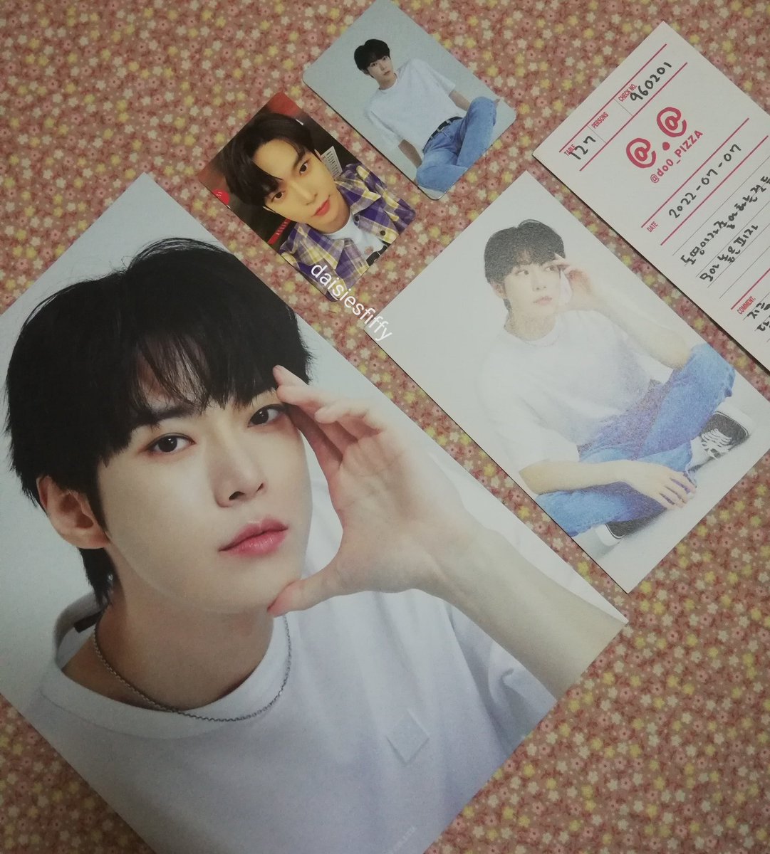 artsytcl's tweet photo. 💌 | #rcfeedback
My WayV sg with TEN set + Doyoung set (kawan I punye) have arrived safely! Tqsm @renjun_chang for the service and handsomenya semorang 🤭💗 https://t.co/oq5JEjOH52