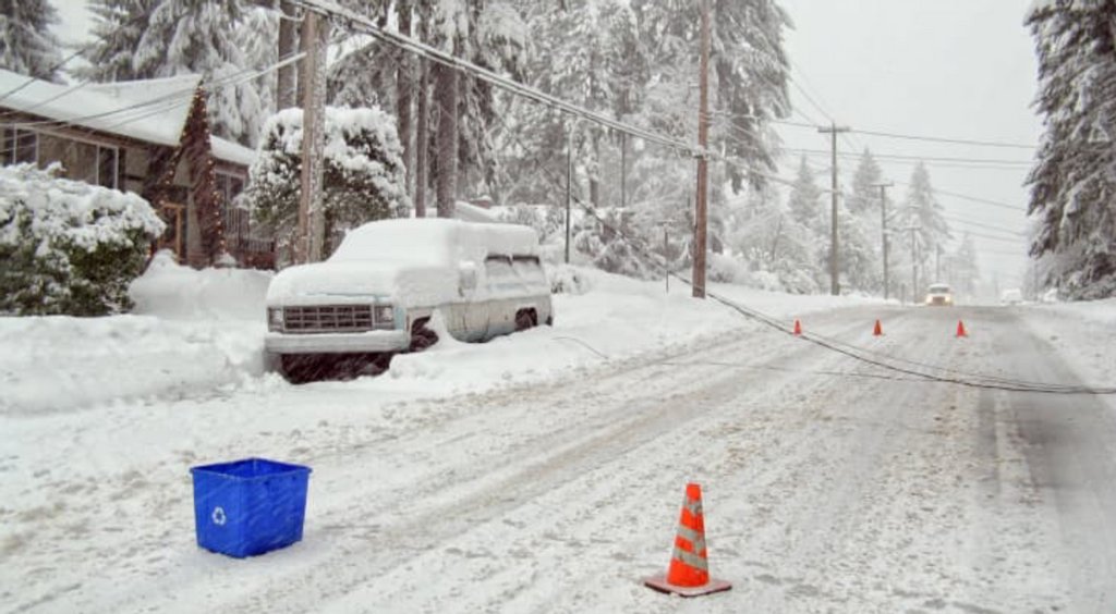 ValvanoIns's tweet photo. Whether snow, ice, freezing or flooding, winter weather can cause a host of headaches for homeowners. Here are some tips to help avoid costly damage down the road: https://t.co/TyBPoXeBMz

#valvanoins #independentagent #insurancenj #winterweathertips #homeownerstips https://t.co/9aK4ughjxS
