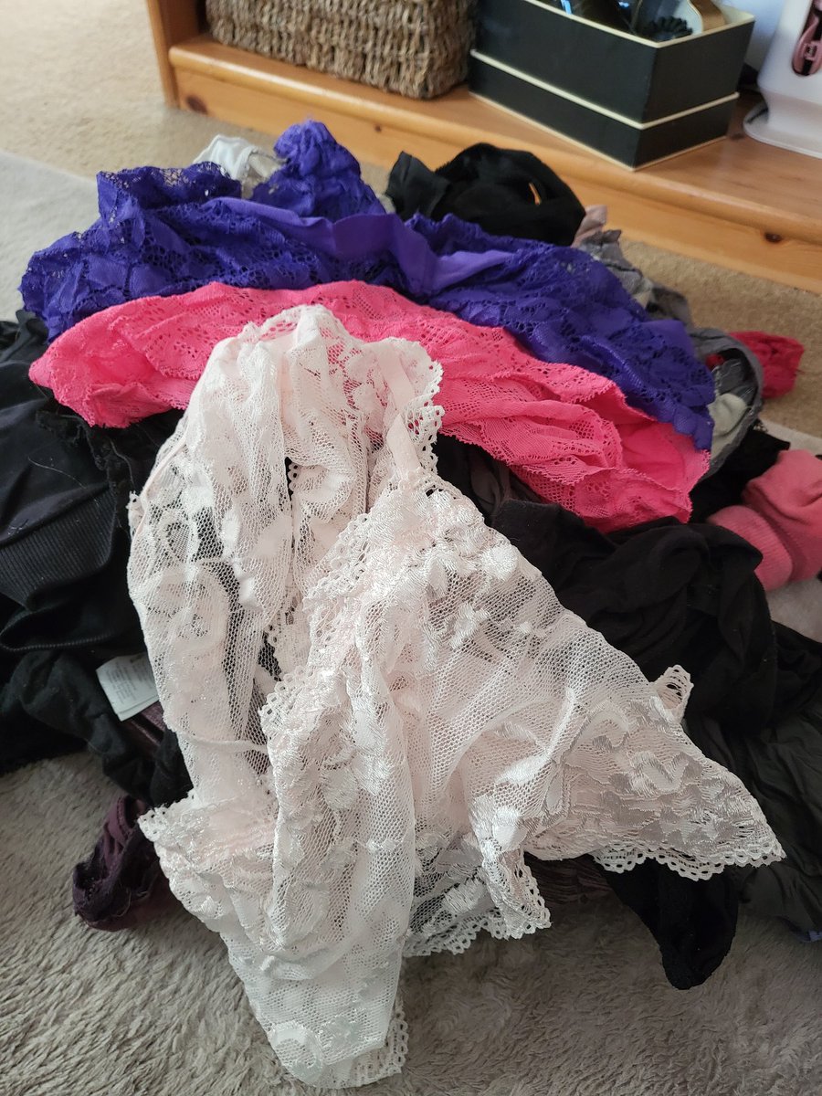 Having a brutal clear out. I DO NOT need to keep undies with holes in!! I  DO NOT need to keep undies that are no longer their original colour! #springclean #Dayoff #lifeadmin #underwear #tidy