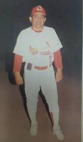 frankbeisbol's tweet photo. Un día como hoy, 13/1/1948 nace el pelotero Olmedo Arroba. Debutó en primera con “Pilsener”, luego Bravos de las Américas, Emelec, Cardenales. Integrante selección del Ecuador campeón Sudamericano en 1966. Extraordinario profesional de la medicina,gran ser humano y muy solidario. https://t.co/e3a939RV5S
