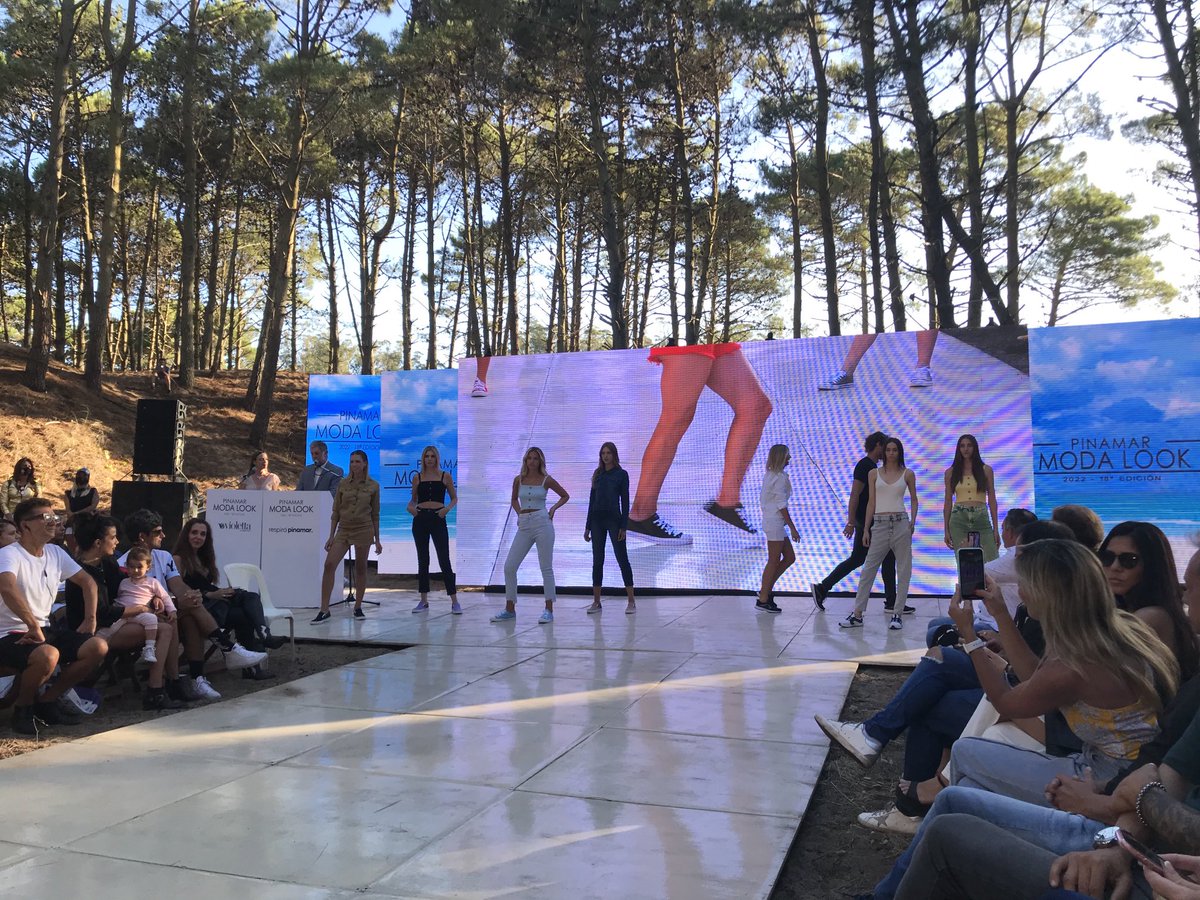 MAGOSINDIENTES's tweet photo. #Desfile #Pinamar #ModaLook 2022 https://t.co/FX2zNZe4PC