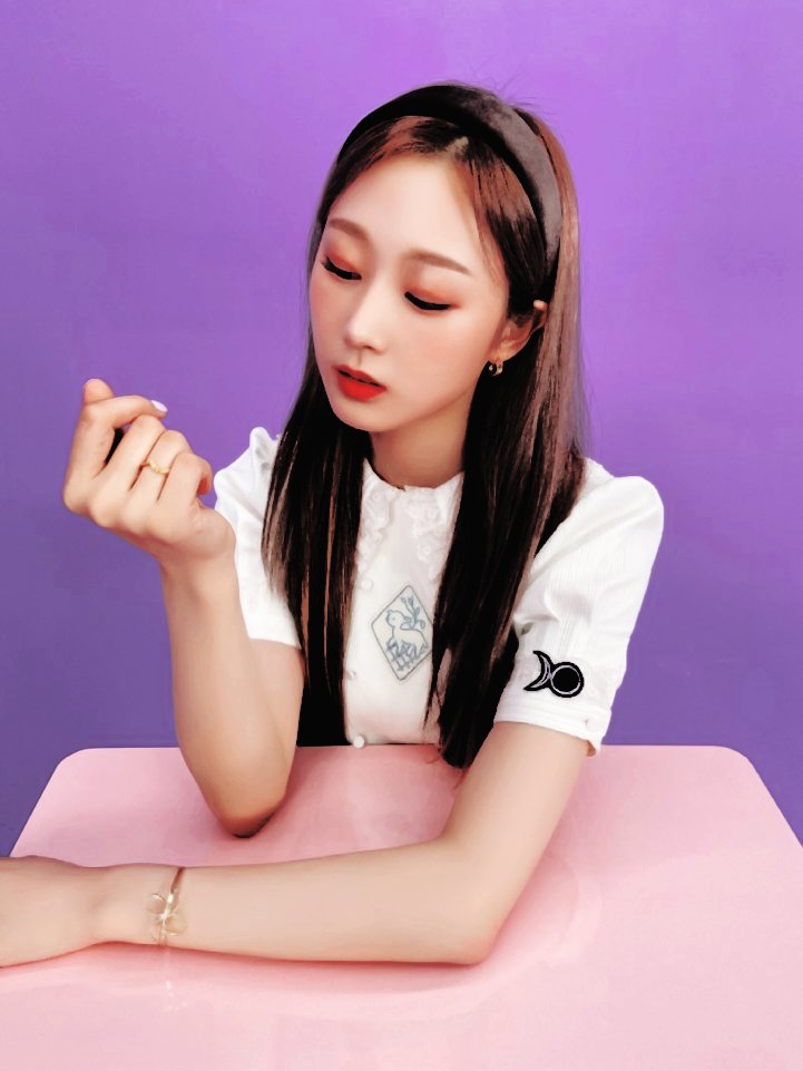 aespectwt's tweet image. Apenas me levanté y ya ando disfrutando de ésta linda mañana para así unirme a tan maravillosa #𝔸𝔻𝕆ℝ𝔸𝔹𝕃𝔼𝗣𝗮𝗿𝘁𝘆, mientras disfruto de el nuevo sencillo de uno de mis artistas favoritos. ¡Tienen que ir corriendo a escucharlo! ( ◜‿◝ )♡

: ☂️ &amp;gt;ヮ&amp;lt; 𝓓𝔸𝕀𝕊𝕐 ♡ :