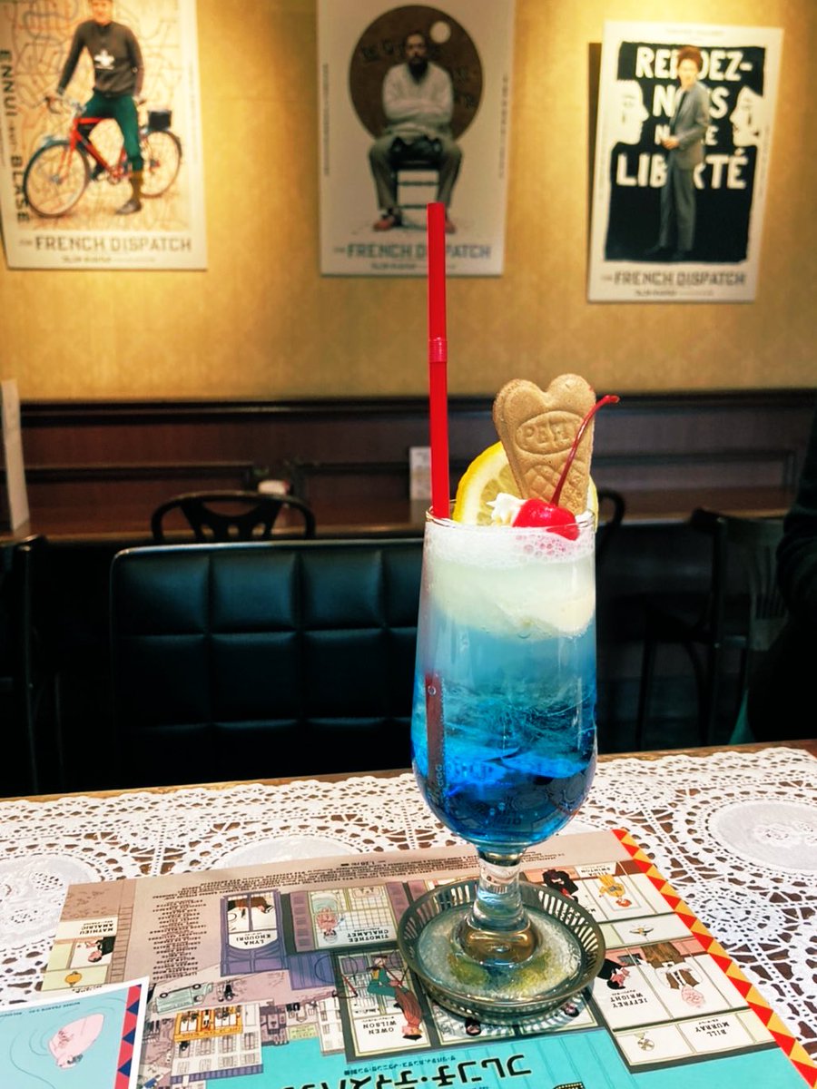 cinema_cafe23's tweet photo. ウェス.アンダーソン監督の映画「フレンチディスパッチ」とキネマカフェがコラボ。映画にインスパイアされた空間とカラフルなクリームソーダで是非楽しんでください。 https://t.co/b7LqjBk1cq