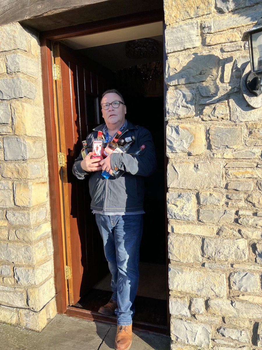 radiojagger's tweet photo. Right I’m off to my pre show meeting, hope you can join us ⁦@HeartWales⁩ from 4 🥳xxx https://t.co/OrpMLQvqze
