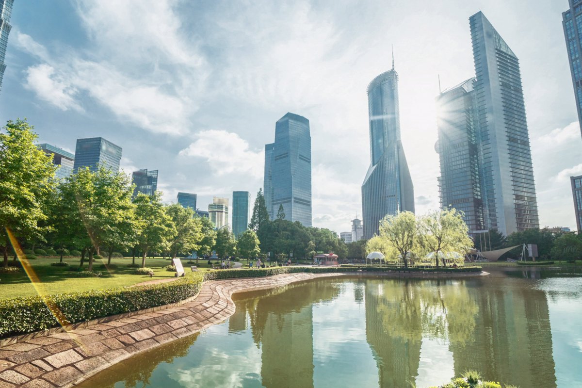 Discover cutting-edge research from EY and MIT, the reality of the physical return-to-work strategies that business leaders are implementing and understand the shift to the hybrid work experience. Watch this webcast on demand now. ow.ly/AeHO103kkOm