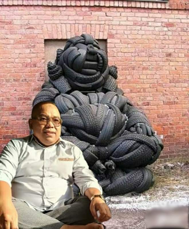 Koq mirip bangat ma buntalan patung budha ya,

#TangkapAbdulSomad
#TangkapRockyGerung 
#TangkapHaikalHasan