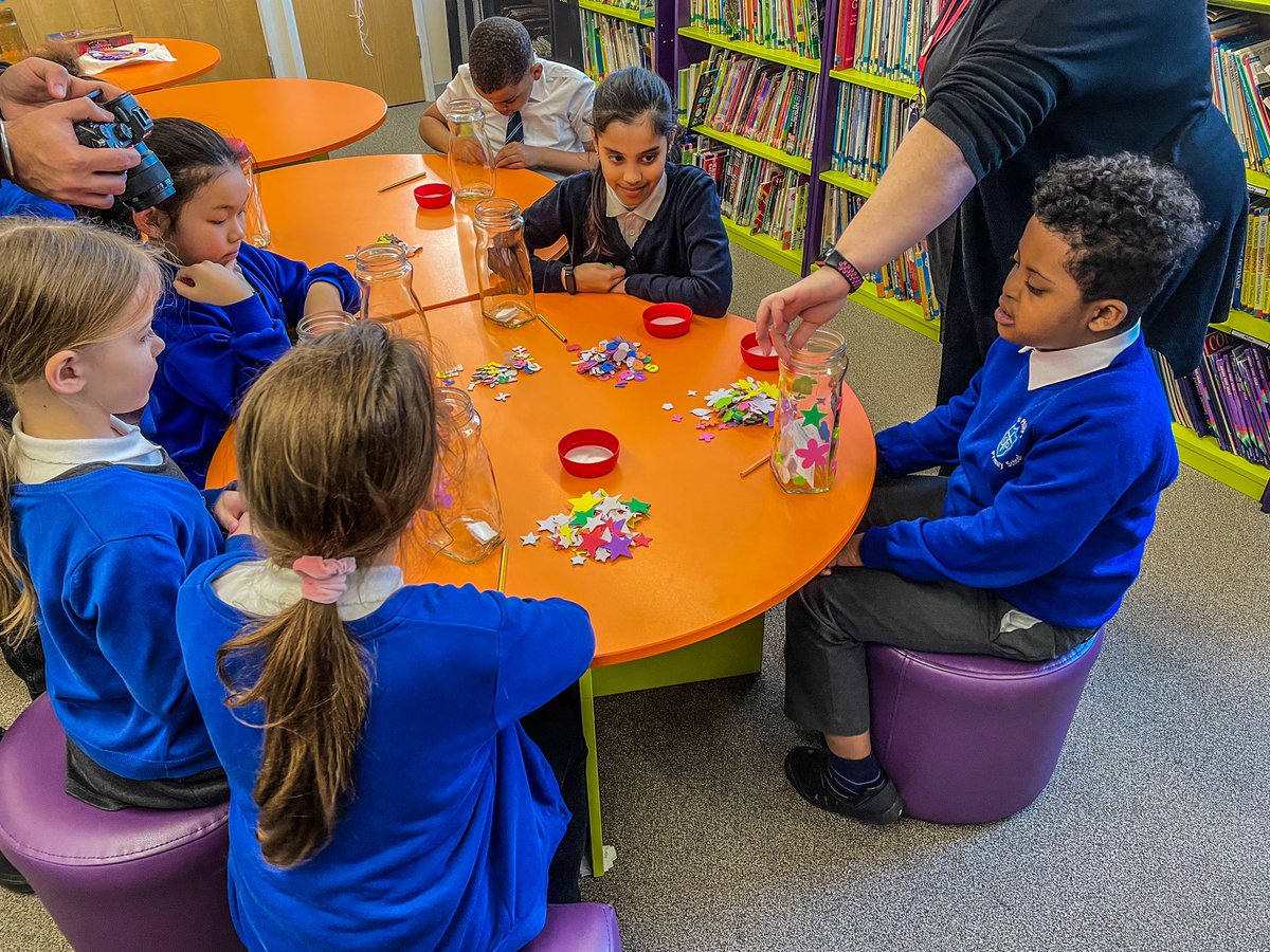 Leah_Megan1's tweet image. Brilliant morning filming our last video case study for the week! Amazing work @STP_School have been doing for the Rainbow Warriors programme and how they adapted and developed the programme to tailor it to their school. 

#BlackCountryRainbowHour
#EverydayYourWay