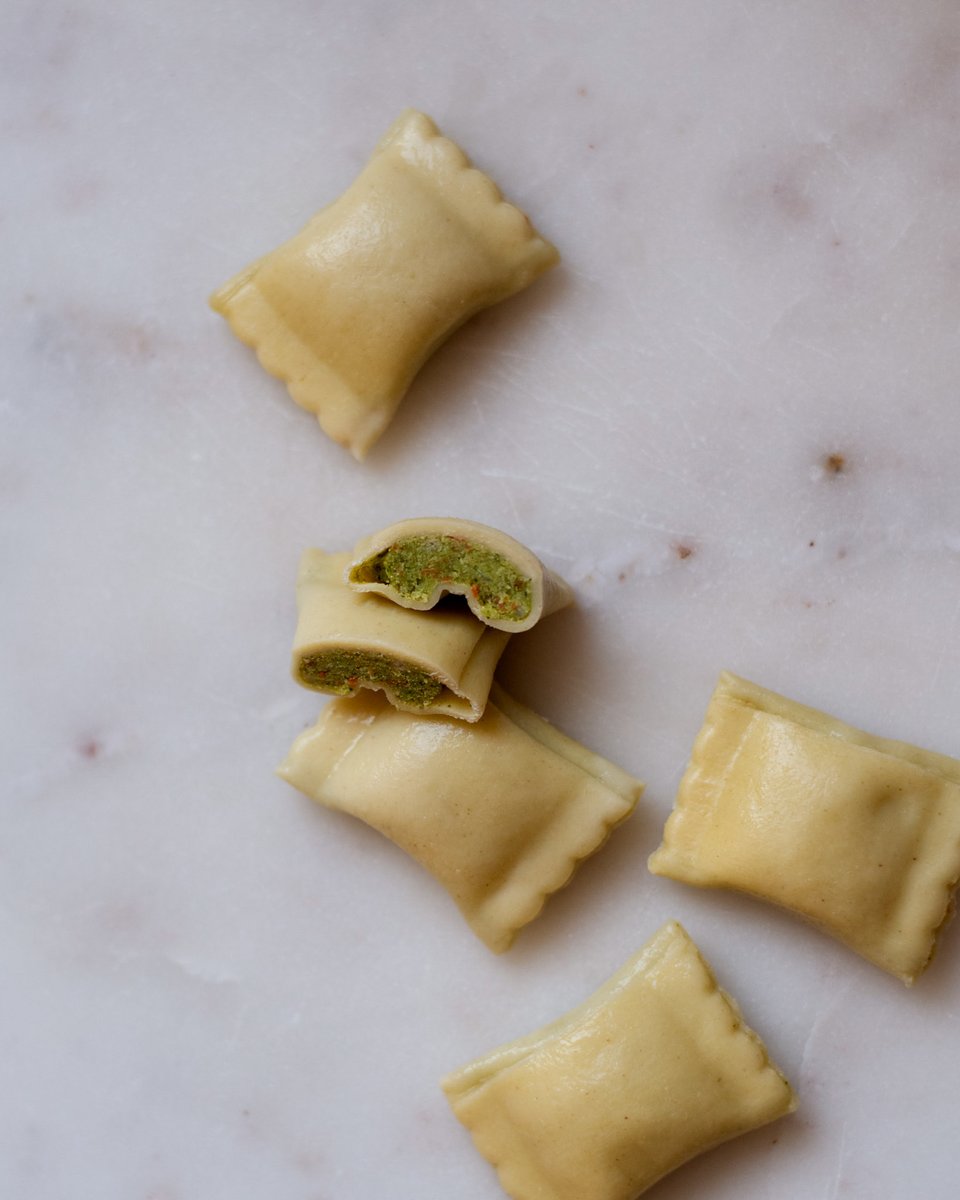 MineTable's tweet photo. Maultaschen for a hot soup on an ice cold day #easyrecipes #onmytable #maultaschen #germanfood https://t.co/Jme4uAxVSA