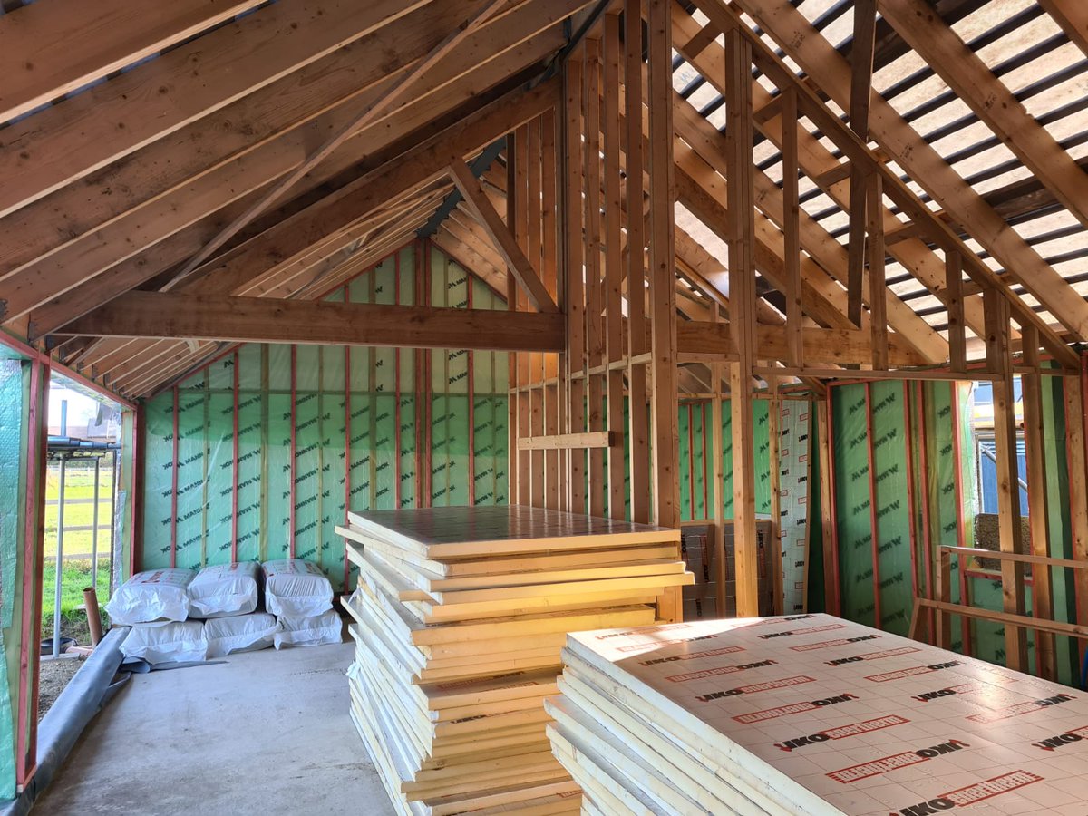 Am2Architects's tweet photo. Great site progress on our project in Newark where AM2 Developments are #projectmanaging the build!
#architect #projectmanager #sitevisit #timberframe #construction #comingsoon #newark #nottinghamshire #eastmidlands https://t.co/oJeQvd09xd