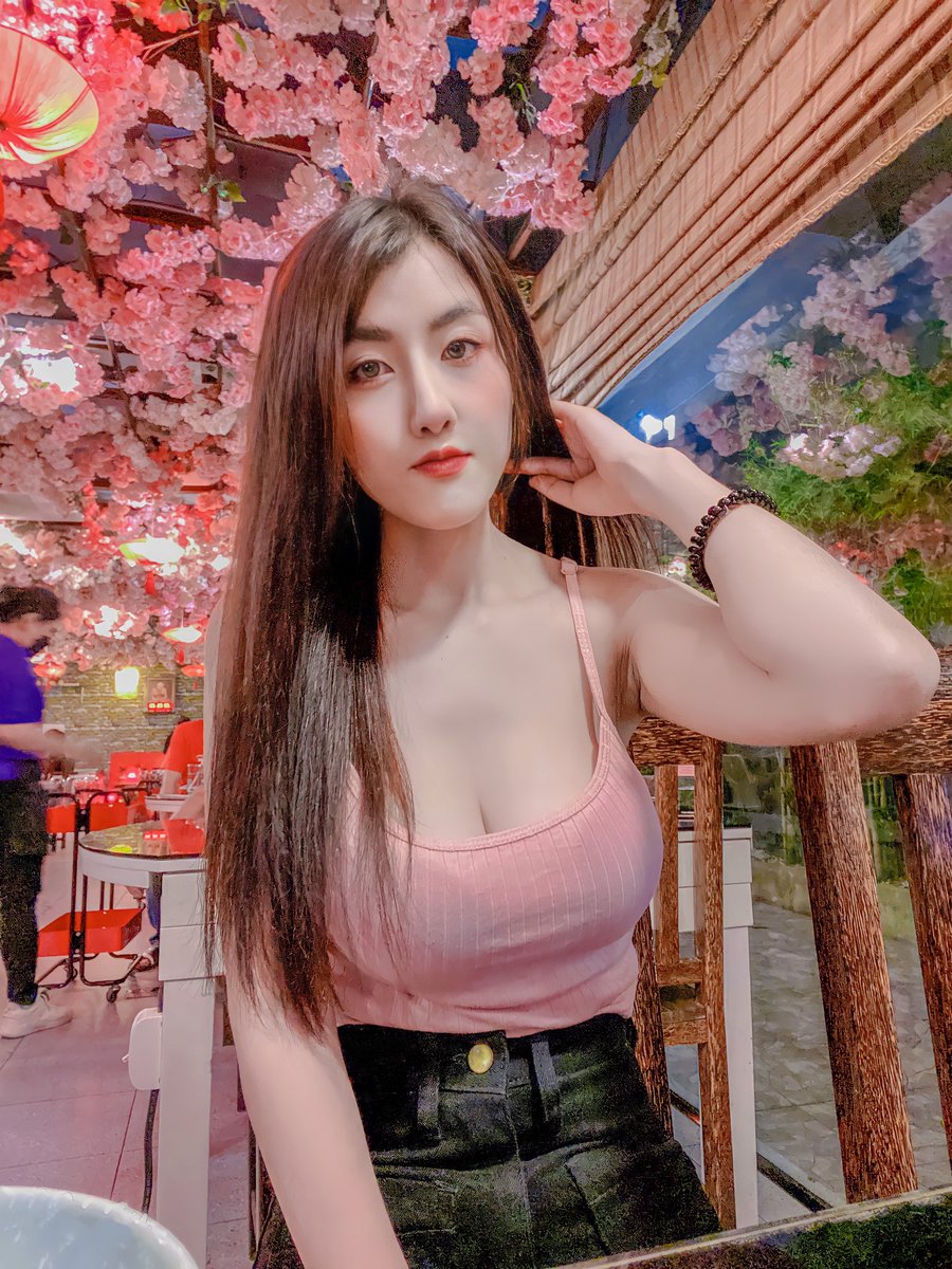 nong955's tweet photo. เลี้ยงข้าว หน่อย 😋😋#หาดใหญ่ https://t.co/iRgpNOu4St
