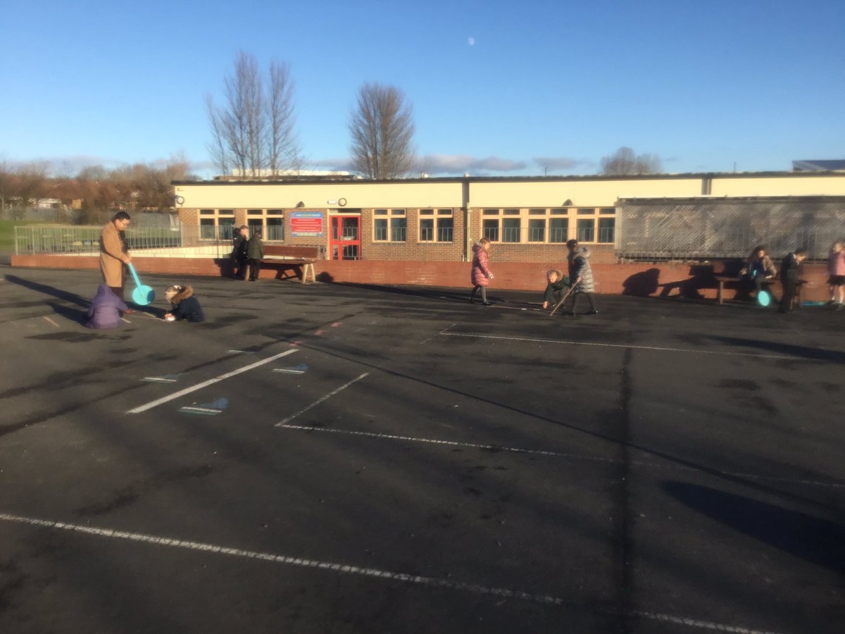 Hadrian_Park's tweet photo. We have loved carrying out our muscles investigation in Science this afternoon in 3A. We practised using the equipment to measure accurately #HPPS3AMajesticMeerkats #HPPSScience https://t.co/JkiHFwfLv2