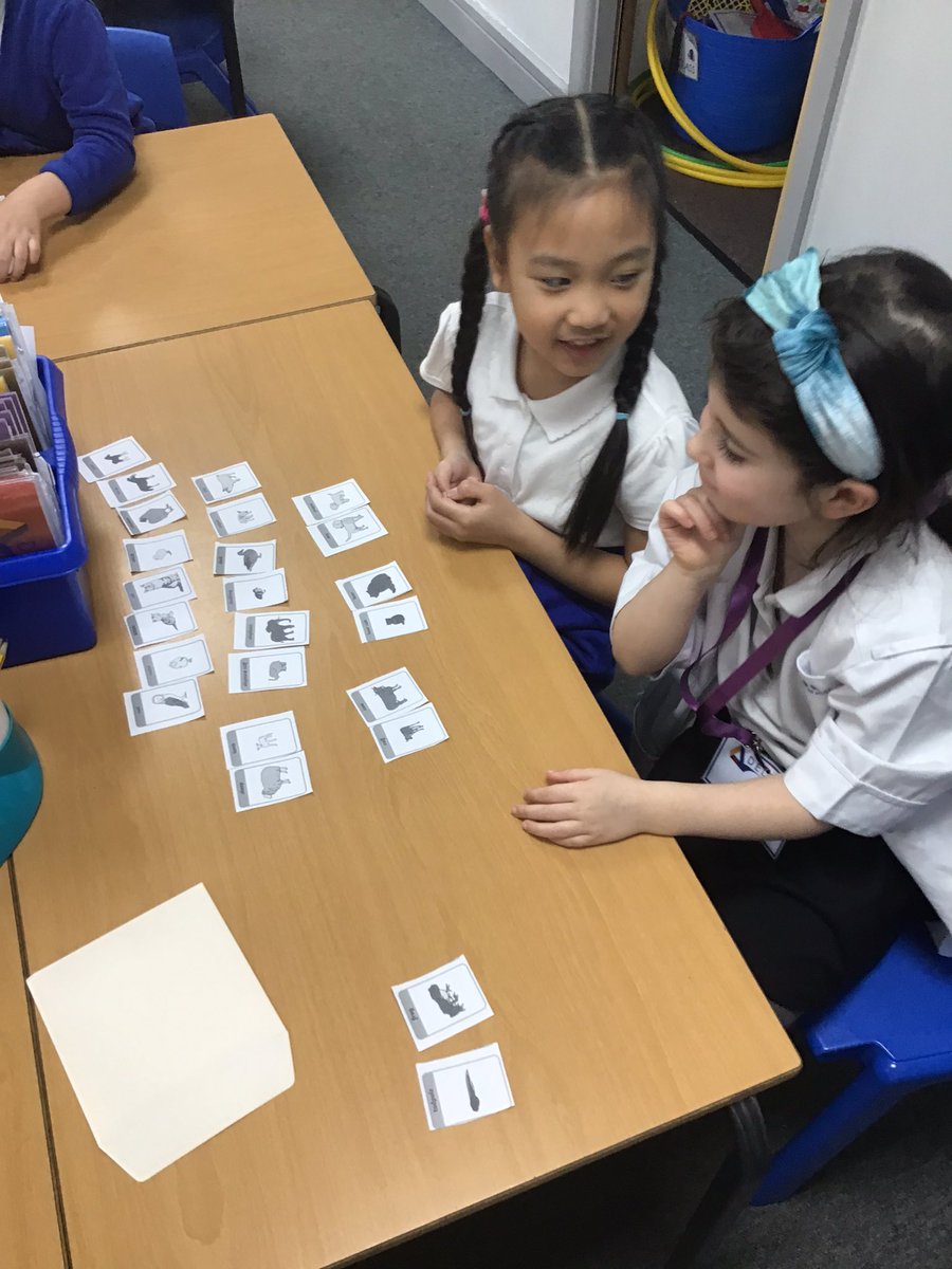 EPA_Y1_Y2's tweet photo. #EPAOctopus class had been super scientists today, looking at offspring and the similarities between them and their parents. We have looked at which animals lay eggs and which animals give birth to live young @DeltaEstcourt #EPAScience https://t.co/VpIFXMtv17