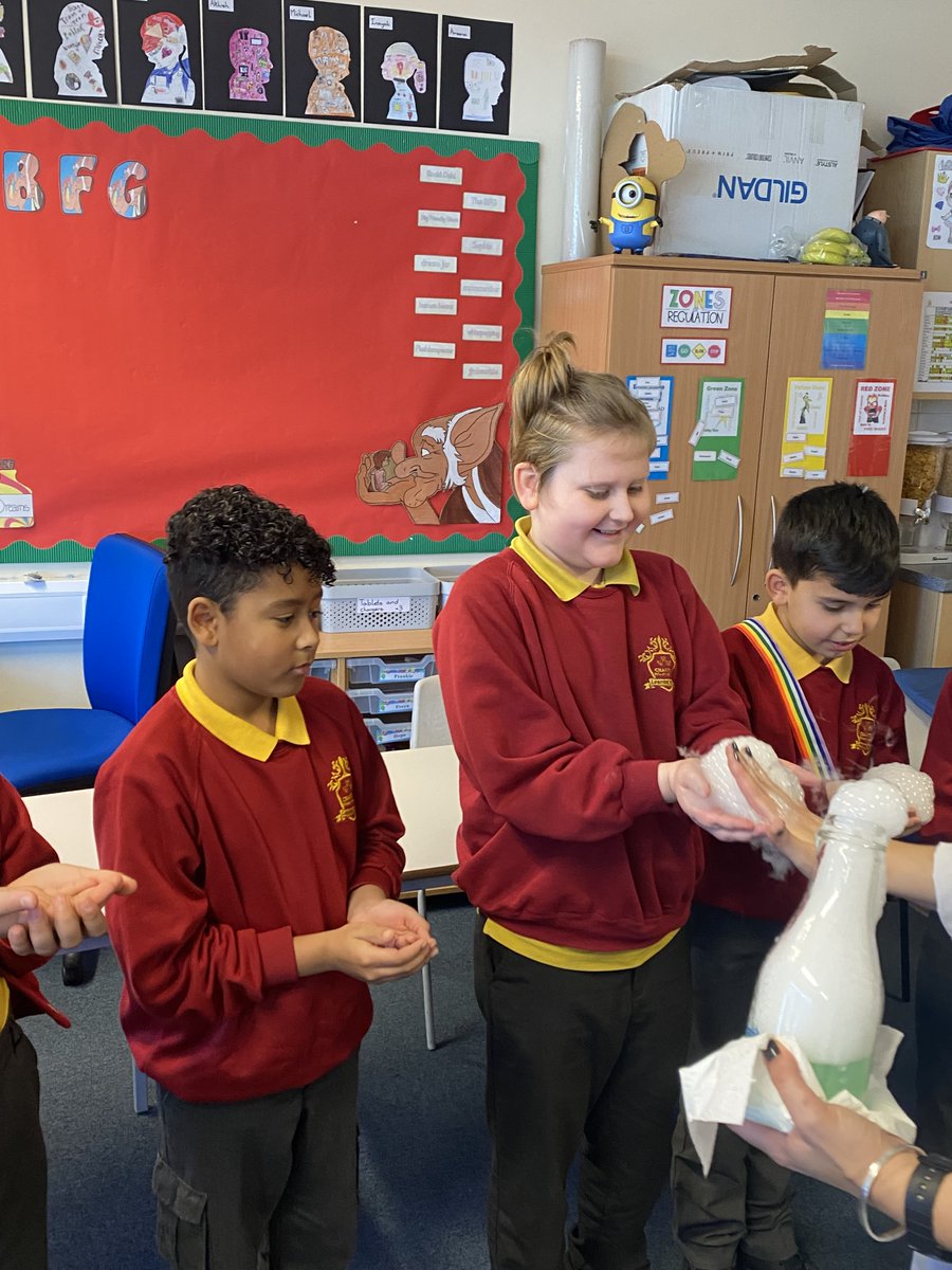 year5chantry21's tweet photo. @MadScienceHerts came in and wowed Year 5 yesterday. Their incredible experiments overloaded us with fascinating facts about the states of matter and air pressure! Once again, amazing Chantry role models! #AtomicAimee #science #chemistry #wowdays #valuesforlife https://t.co/tf5z9m14Hr