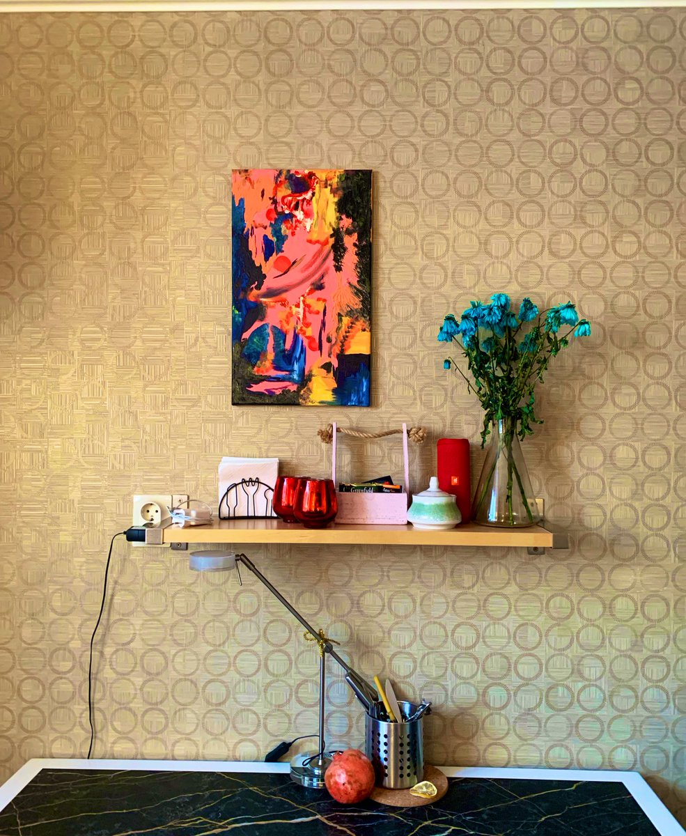 radanewitch's tweet photo. Yesterday I thought this my picture was a little boring. 

Today I hung up the shelf and took my first job I came across... and here's the result!

This is 🇯🇵 in my kitchen😍 https://t.co/skTLvrMzzU