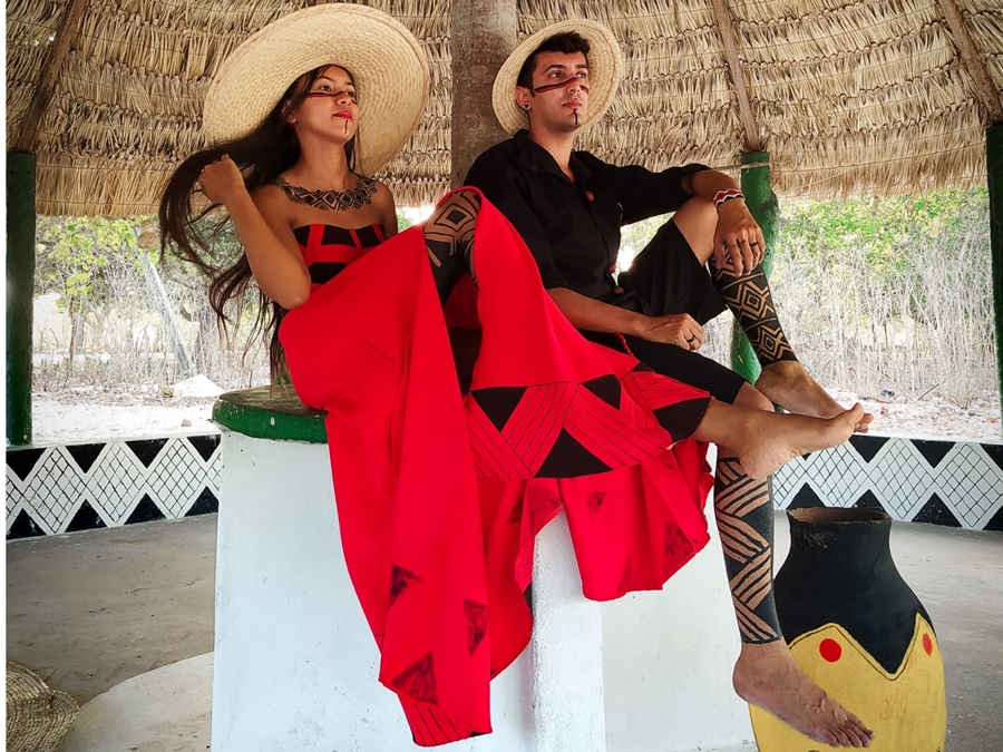NordesteEco's tweet photo. Povo Tremembé do litoral cearense é celebrado em coleção de moda | Fotos:  Stefany Tremembé e Iraê Tremembé
Leia: https://t.co/V5ZlNghDZ9
#arteindigena #ceara #culturaindigena #descolonizacao #diversidade #especificidade #grafismo #modaindigena #OVestiréAncestral #povooriginario https://t.co/7VAp7Lu3jN