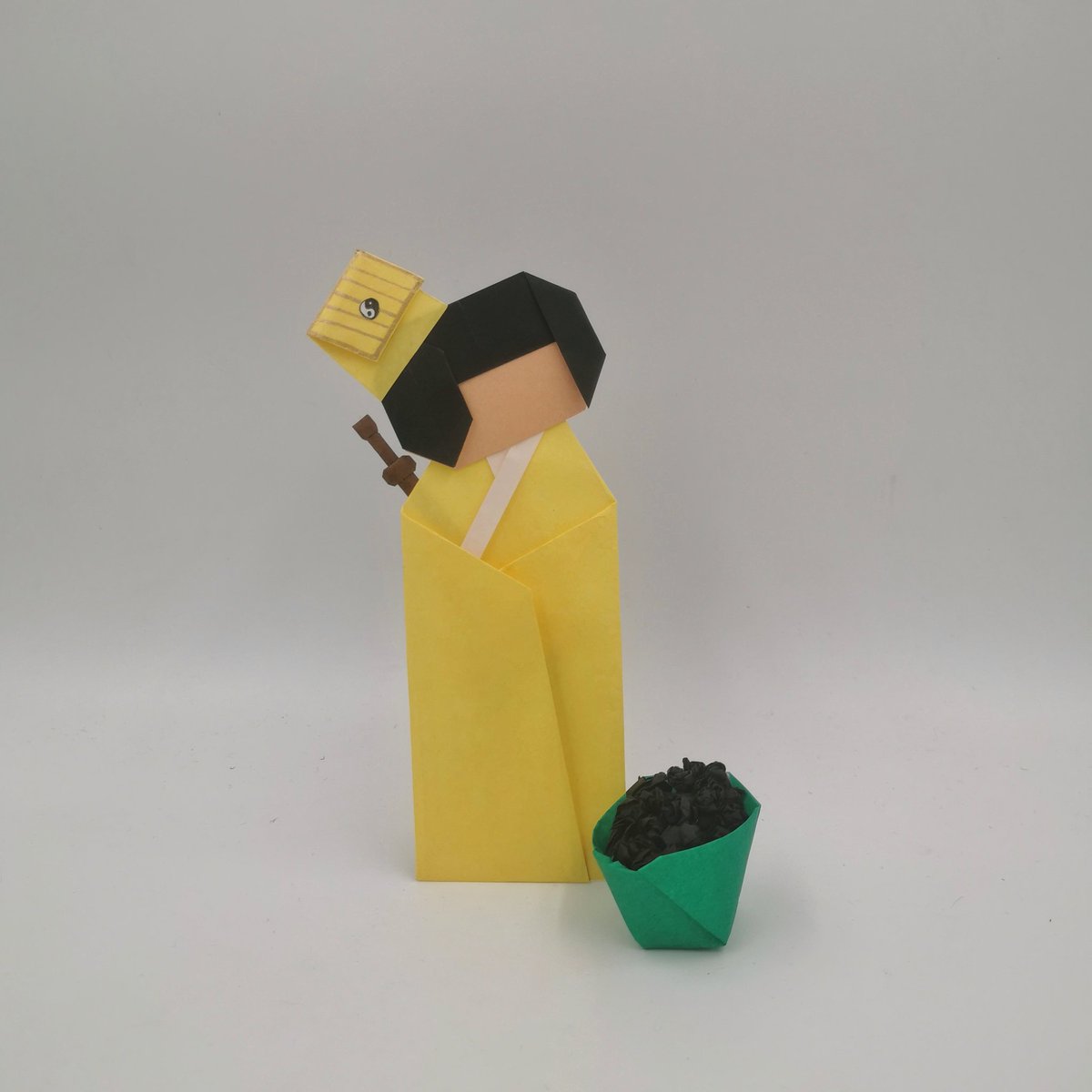 得道年来八百秋
不曾飞剑取人头
玉皇未有天符至
且货乌金混世流